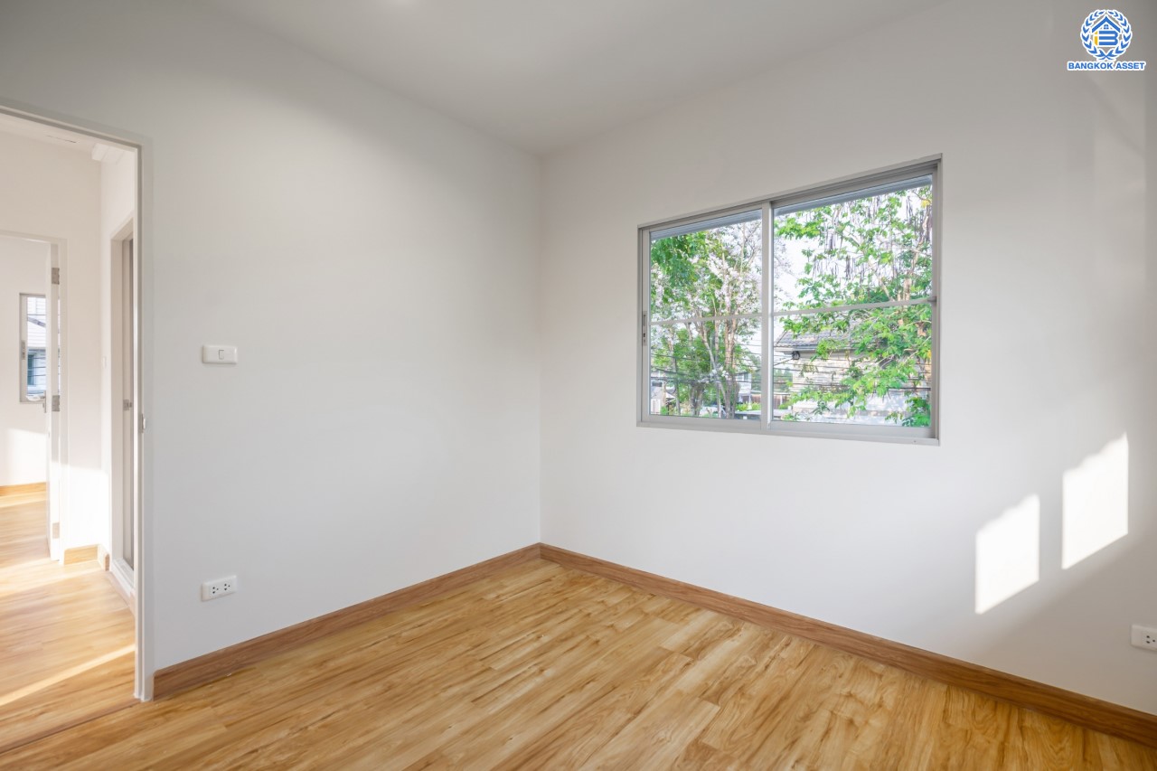 บ้านมือสองตกแต่งใหม่ ม.พฤกษ์ลดา1 บางใหญ่ หลังมุม บนเนื้อที่ 57 ตร.ว. ฟังก์ชัน 3 ห้องนอน 2 ห้องน้ำ 2 ที่จอดรถ ทำเลเดินทางสะดวก เชื่อมต่อถ.กาญจนาภิเษก เพียง 10 นาทีถึงรถไฟฟ้าสายสีม่วง "สถานีคลองบางไผ่" ใกล้เซ็นทรัลเวสต์เกต จองเลย!